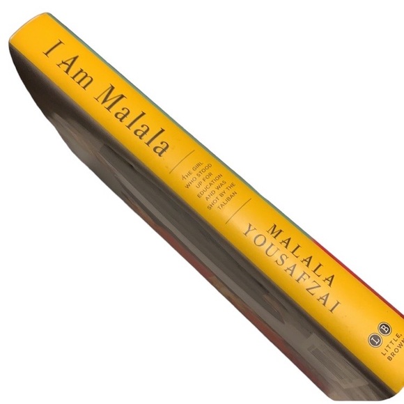 ☄️2/$15☄️ Biography. I am Malala - Picture 3 of 6